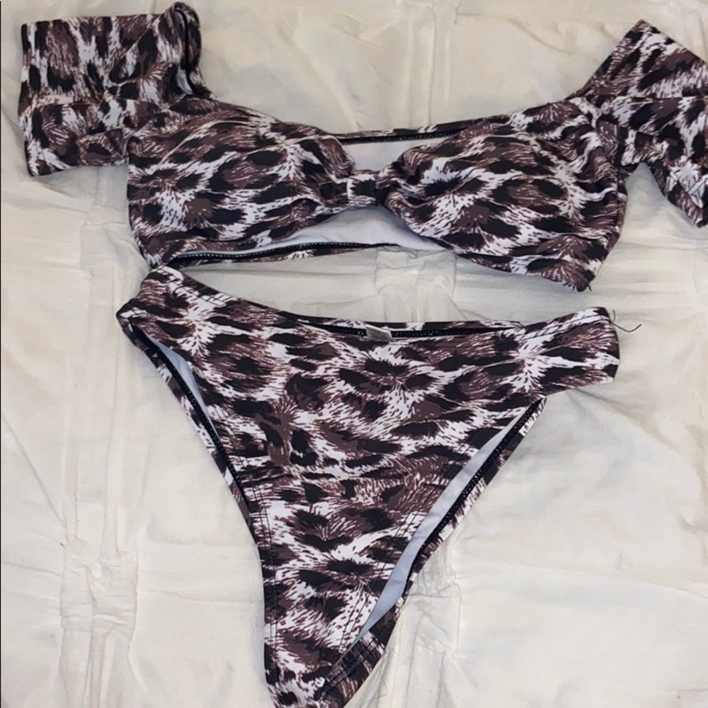 Off the shoulder cheetah bikini